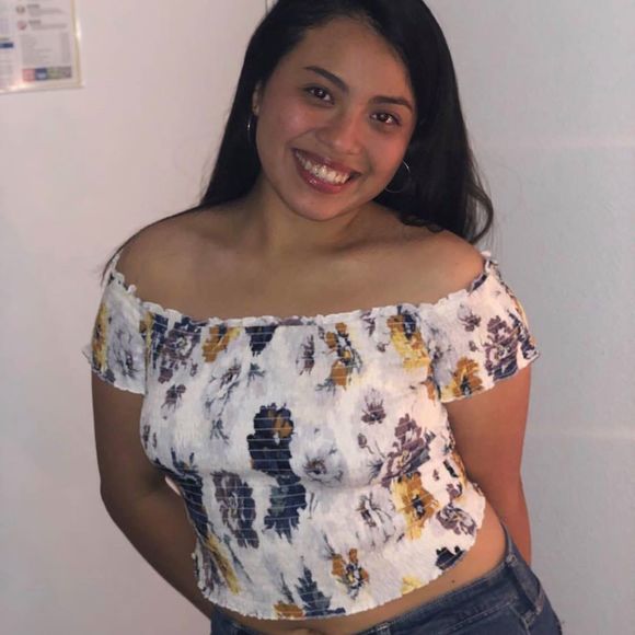 Meet your Posher, Joseline - Picture 1 of 1